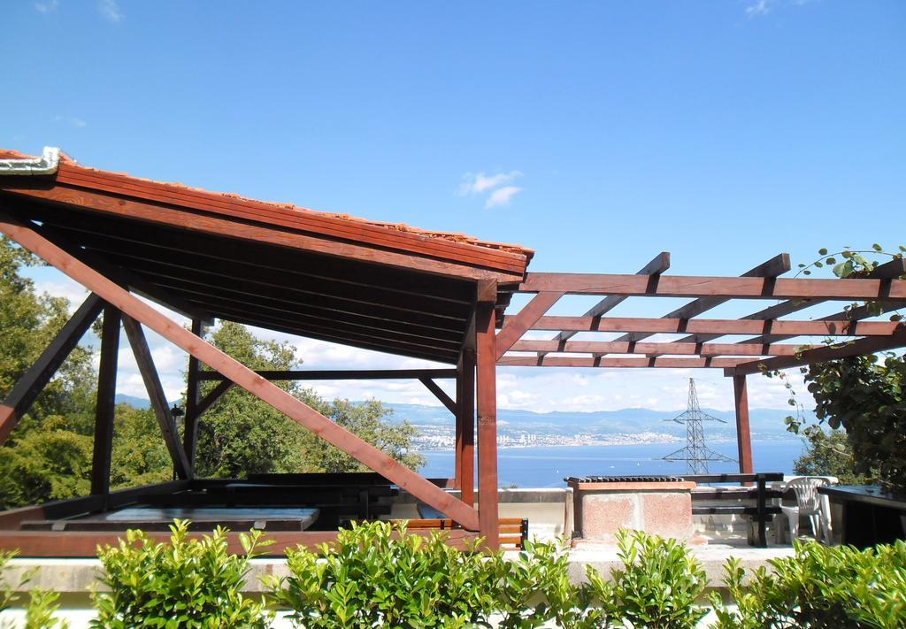 Apartments Kestenovi Dvori Opatija Exterior photo